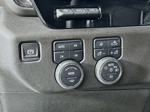Certified 2024 Chevrolet Silverado 2500 ZR2 w/ Technology Package AWD/4WD image 10