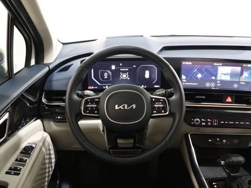 Used 2025 Kia Carnival SX Prestige FWD image 13