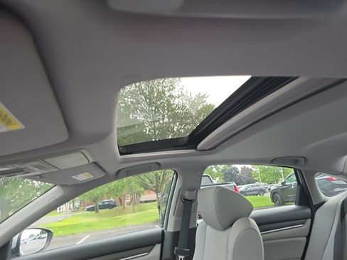 Used 2018 Honda Accord EX image 25
