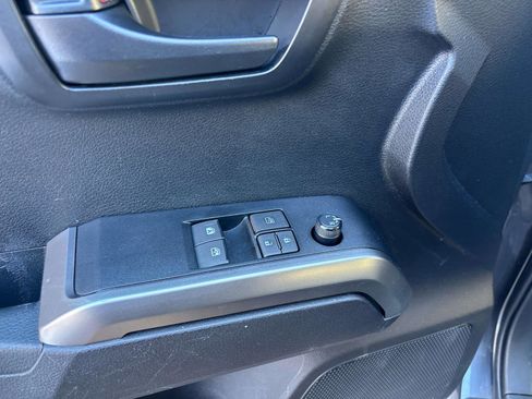 Used 2021 Toyota Tacoma SR5 image 7