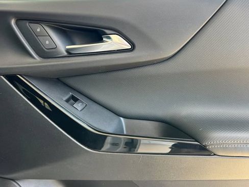 Used 2025 Chevrolet Equinox LT w/ Convenience Package II FWD image 22