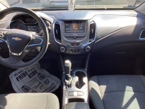 Used 2017 Chevrolet Cruze LT w/ Convenience Package image 13