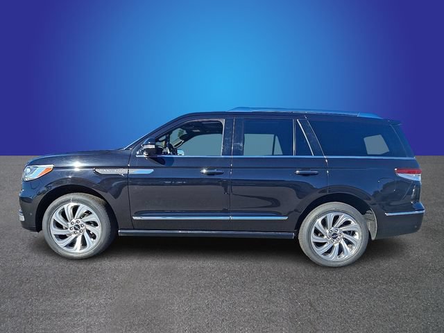 Used 2024 Lincoln Navigator Premiere AWD/4WD image 7