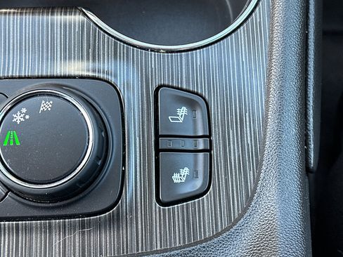 Used 2023 GMC Acadia SLT image 25