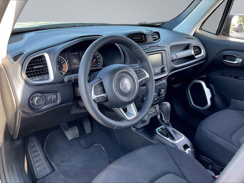 Used 2019 Jeep Renegade Sport w/ Sport Appearance Group AWD/4WD image 12