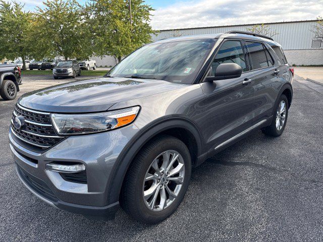 Used 2021 Ford Explorer XLT w/ Equipment Group 202A AWD/4WD image 7