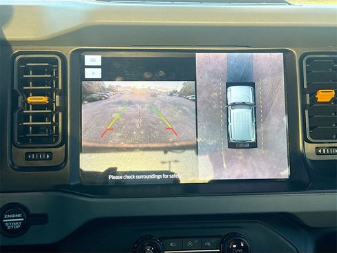 Used 2023 Ford Bronco Badlands image 14