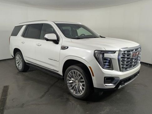 Used 2025 GMC Yukon Denali w/ Denali Reserve Package image 2