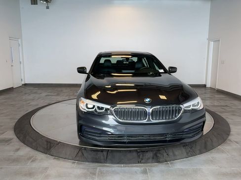 Used 2019 BMW 530i xDrive w/ Convenience Package AWD/4WD image 3