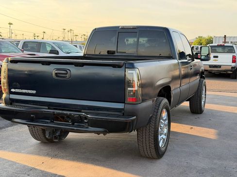 Used 2005 Chevrolet Silverado 2500 LT w/ Heavy-Duty Power Package AWD/4WD image 9