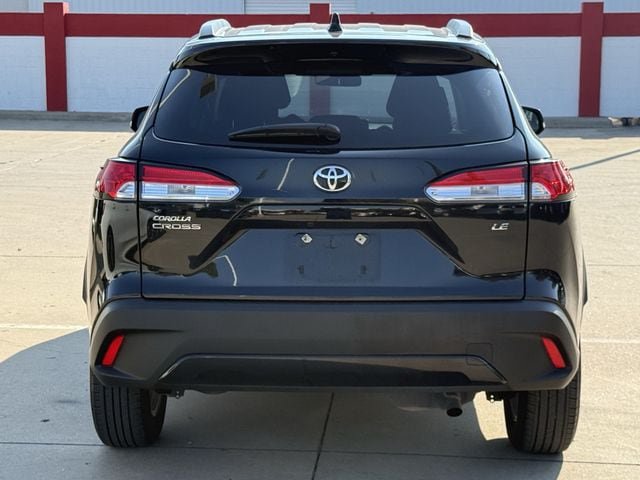 Used 2025 Toyota Corolla Cross LE FWD image 5