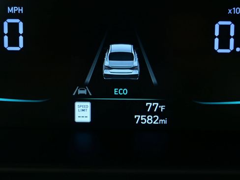 Certified 2026 Hyundai Elantra Hybrid FWD image 24