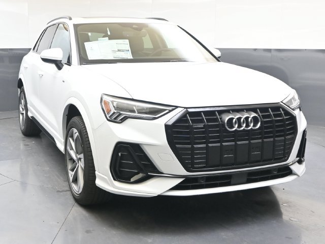 Used 2025 Audi Q3 2.0T Premium w/ Convenience Plus Package AWD/4WD image 8