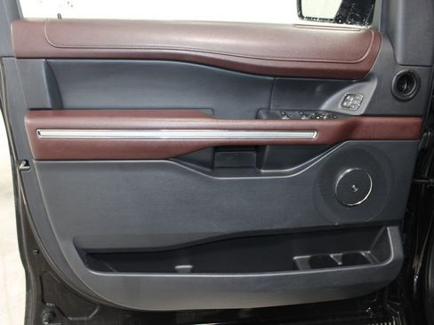 Used 2023 Ford Expedition Max Limited image 21