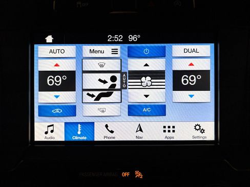 Used 2019 Ford F150 Lariat w/ Equipment Group 502A Luxury AWD/4WD image 21