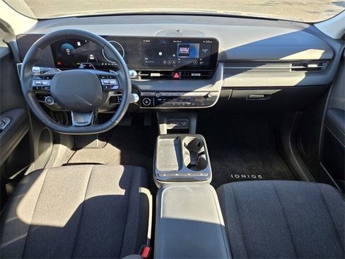 Certified 2025 Hyundai Ioniq 5 SE image 13