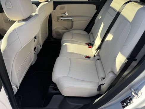 New 2026 Mercedes-Benz GLB 250 4MATIC image 11