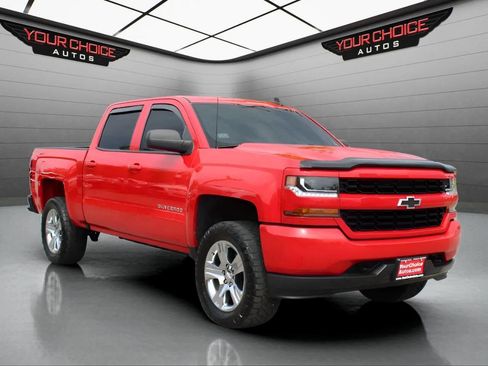Used 2018 Chevrolet Silverado 1500 Custom w/ Custom Value Package image 9