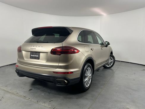 Used 2016 Porsche Cayenne AWD/4WD image 7