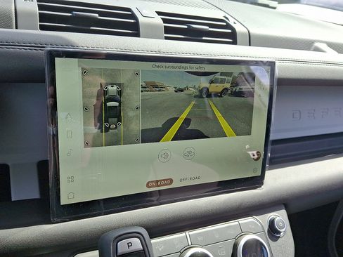 New 2025 Land Rover Defender 110 S image 10