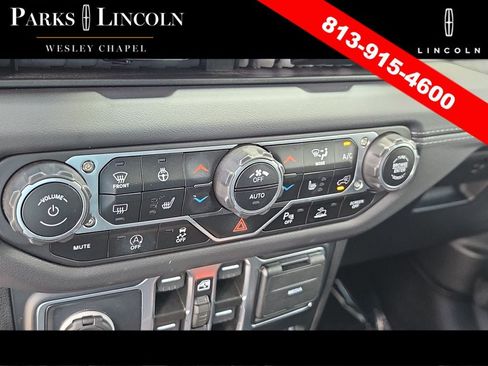 Used 2024 Jeep Wrangler Unlimited Sahara w/ Technology Group AWD/4WD image 22