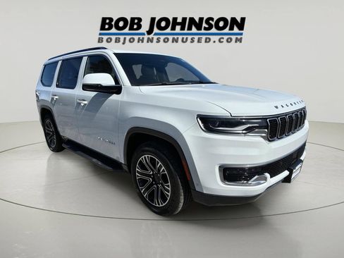 Used 2022 Jeep Wagoneer Series III w/ Flexible Seating Group AWD/4WD image 1
