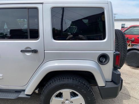 Used 2012 Jeep Wrangler Unlimited Sahara w/ Dual Top Group AWD/4WD image 63