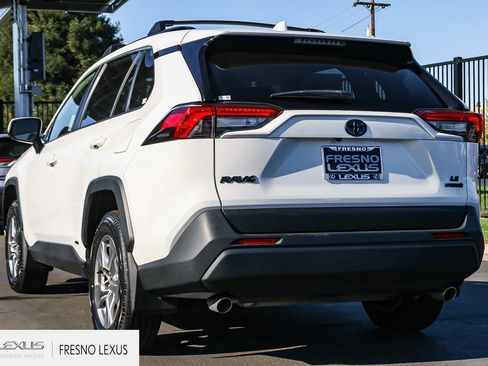 Used 2024 Toyota RAV4 LE AWD/4WD image 4