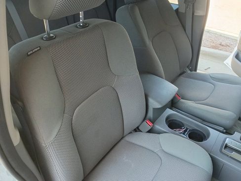 Used 2016 Nissan Frontier SV image 32