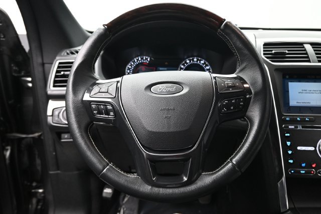 Used 2018 Ford Explorer Platinum AWD/4WD image 14