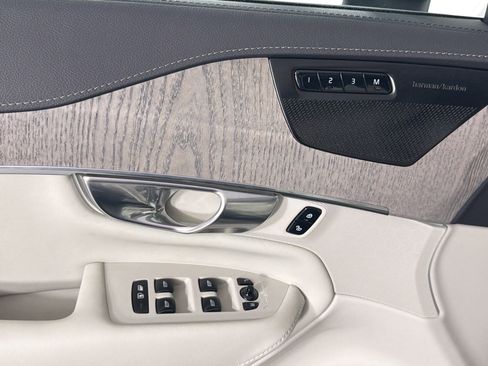 Certified 2023 Volvo XC90 B6 Ultimate w/ Protection Package Premier image 18