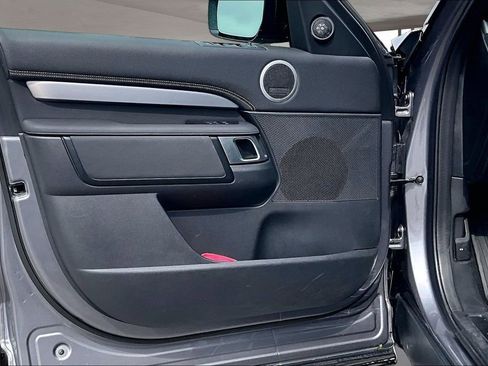 Certified 2025 Land Rover Discovery Dynamic SE AWD/4WD image 18