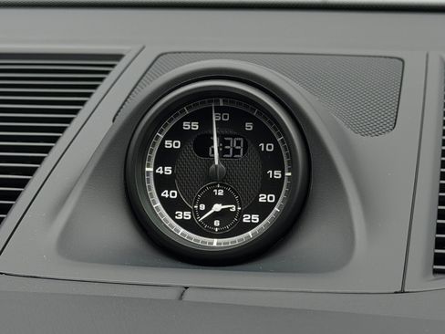 New 2026 Porsche Macan Turbo image 22