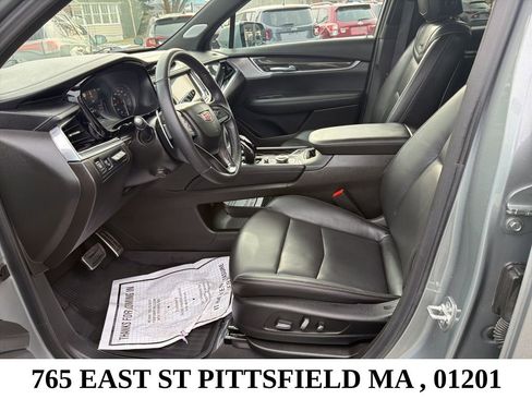 Used 2024 Cadillac XT6 Sport w/ Technology Package image 21