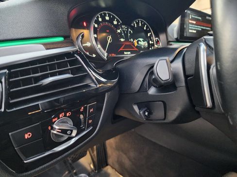 Used 2018 BMW 530i image 35