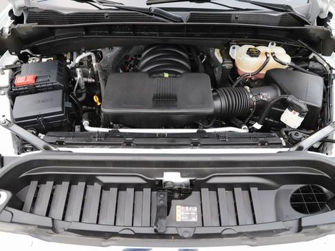 Used 2025 GMC Sierra 1500 SLT image 3