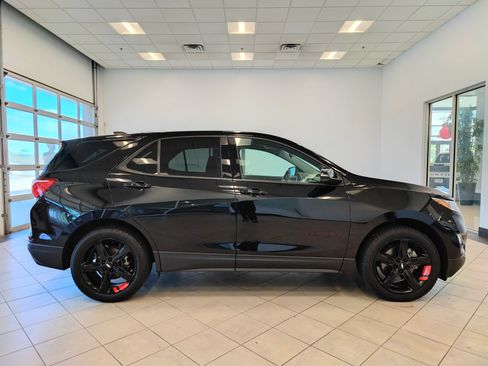 Used 2018 Chevrolet Equinox LT w/ Redline Edition AWD/4WD image 2