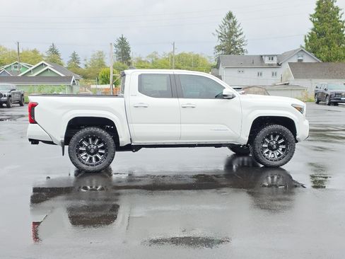 New 2026 Toyota Tacoma SR5 AWD/4WD image 7