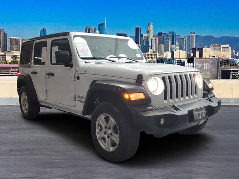 Used 2020 Jeep Wrangler Unlimited Sport S image 3