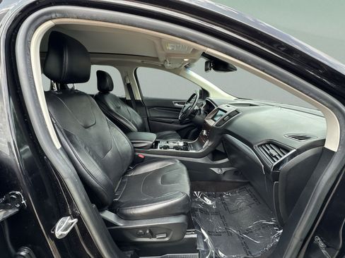 Used 2020 Ford Edge Titanium w/ Equipment Group 301A AWD/4WD image 36