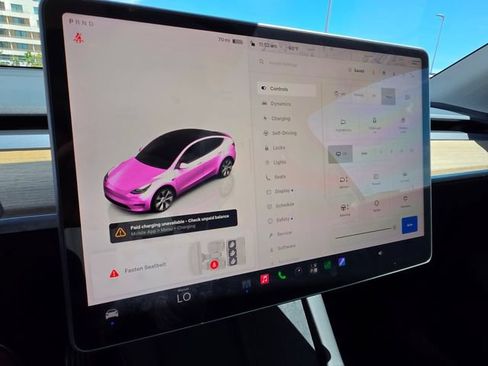 Used 2023 Tesla Model Y 2WD image 31