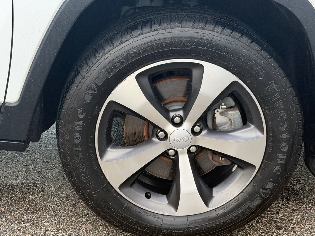 Used 2020 Jeep Cherokee Limited AWD/4WD image 9