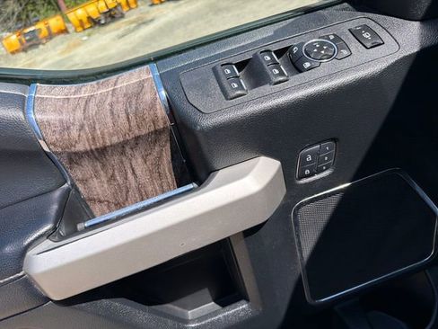 Used 2017 Ford F350 Lariat AWD/4WD image 13