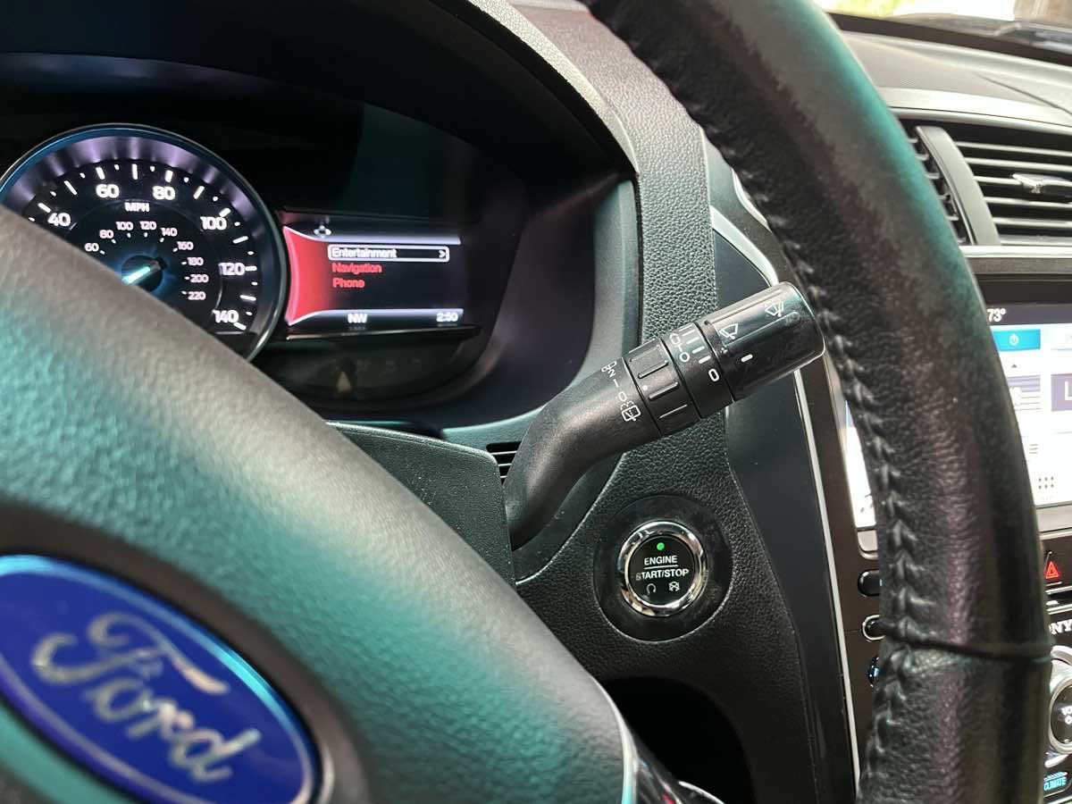 Used 2017 Ford Explorer Limited w/ Equipment Group 303A AWD/4WD image 15