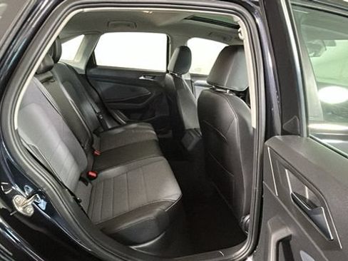 Used 2025 Volkswagen Jetta SE FWD image 30