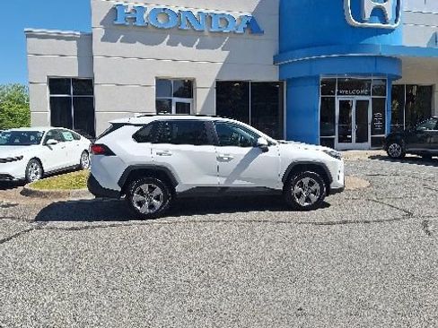 Used 2023 Toyota RAV4 XLE w/ Convenience Package FWD image 1