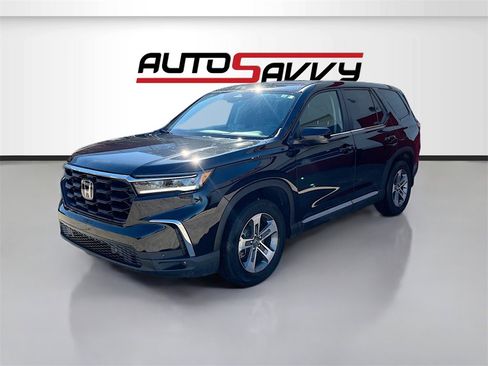 Used 2025 Honda Pilot EX-L image 3