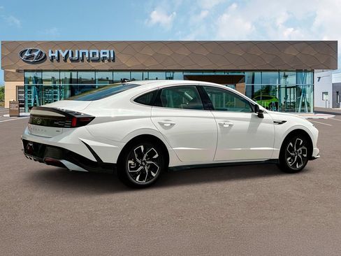 Used 2025 Hyundai Sonata SEL AWD/4WD image 9