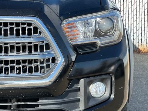 Used 2016 Toyota Tacoma TRD Off-Road w/ Towing Package AWD/4WD image 14