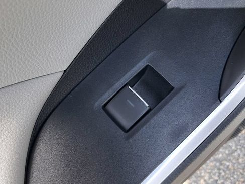 Used 2022 Toyota RAV4 XLE w/ Convenience Package AWD/4WD image 21